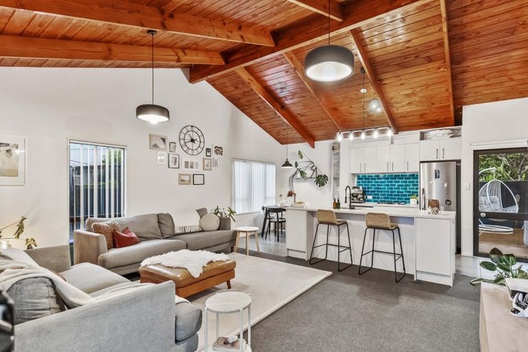 Photo of property in 6 Daytona Road, Henderson, Auckland, 0610