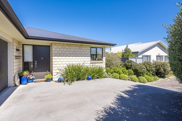 Photo of property in 25 Jade Lane, Paraparaumu, 5032