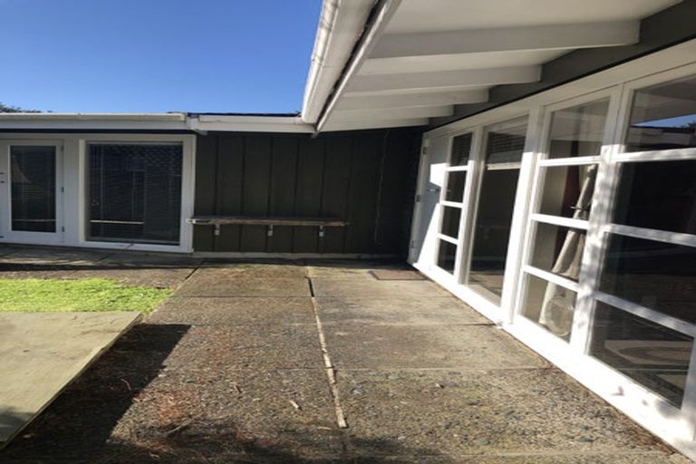 Photo of property in 4 Manutara Avenue, Forrest Hill, Auckland, 0620