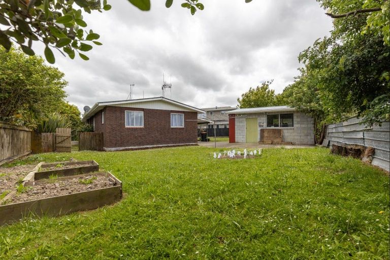 Photo of property in 40 Somerset Crescent, Highbury, Palmerston North, 4412