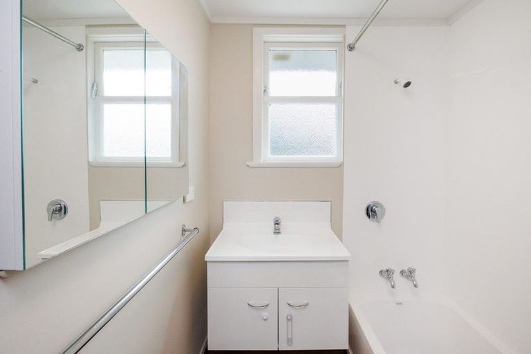 Photo of property in 45 Godley Street, Halcombe, 4779