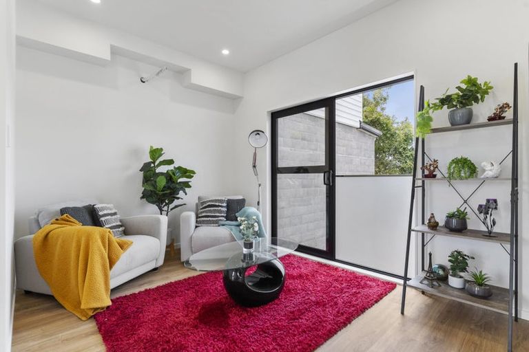 Photo of property in 3/68 Smythe Road, Henderson, Auckland, 0612