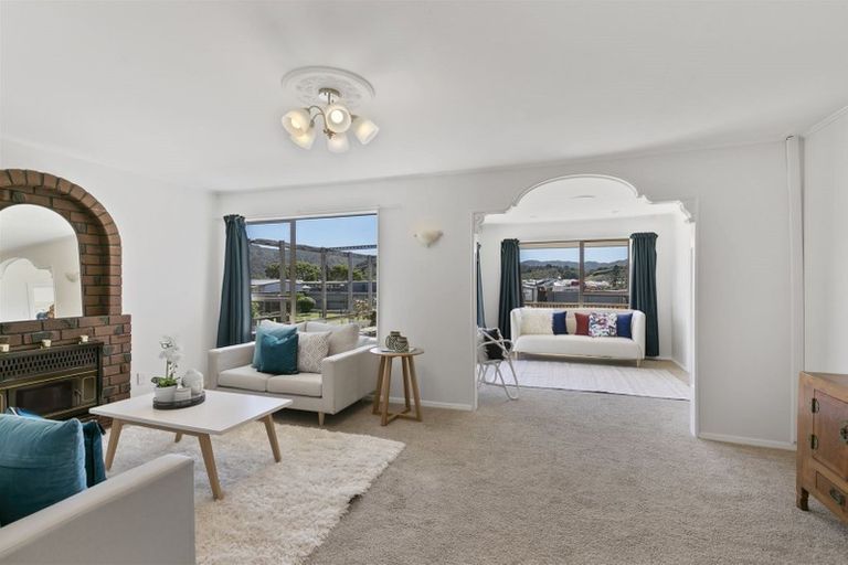 Photo of property in 23 Hinau Grove, Wainuiomata, Lower Hutt, 5014