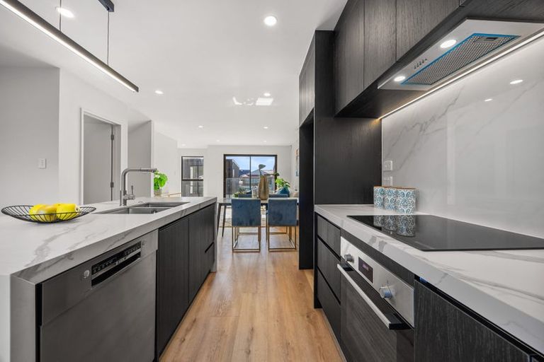 Photo of property in 10b Prince Regent Drive, Half Moon Bay, Auckland, 2012