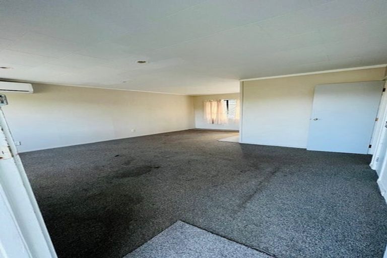 Photo of property in 1/16 Capricorn Place, Glen Eden, Auckland, 0602