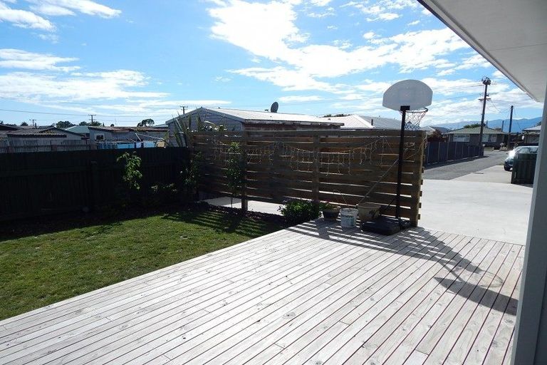 Photo of property in 24 Peel Street, Westport, 7825