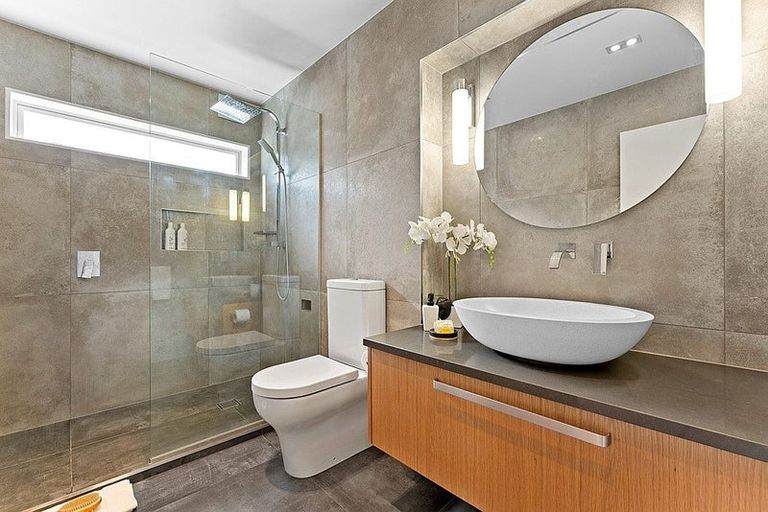 Photo of property in 16 Prestige Place, Castor Bay, Auckland, 0620