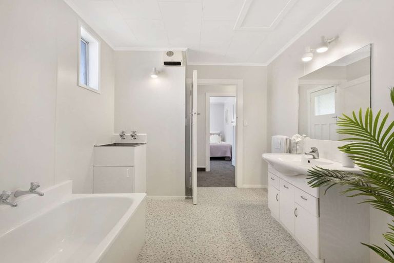 Photo of property in 1/705 Heretaunga Street East, Parkvale, Hastings, 4122