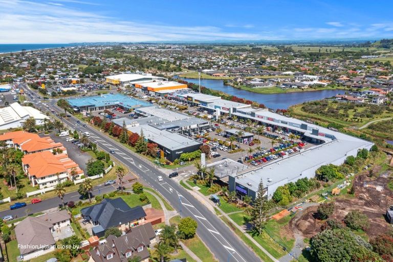 Photo of property in 72a Beachwater Drive, Papamoa Beach, Papamoa, 3118