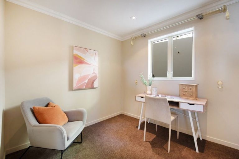 Photo of property in 19 Bunker Way, Strathmore Park, Wellington, 6022