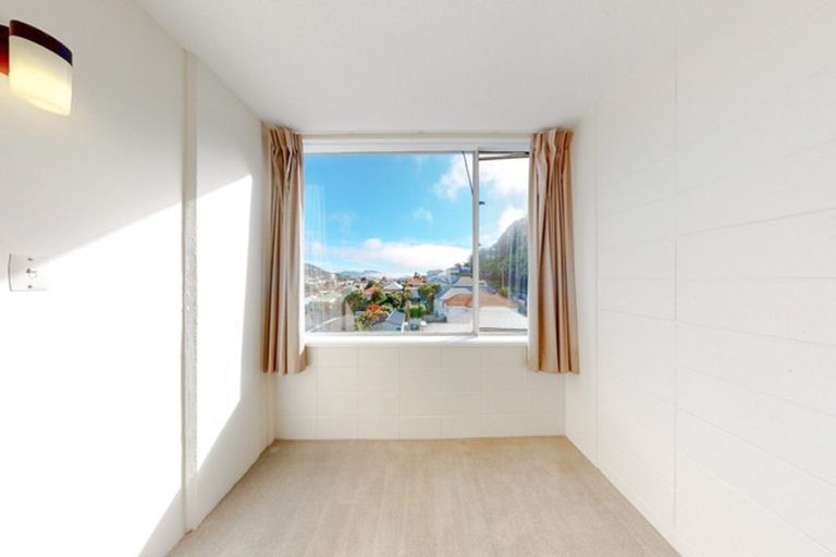 Photo of property in Beresford Apartments, 16/118u Russell Terrace, Berhampore, Wellington, 6023