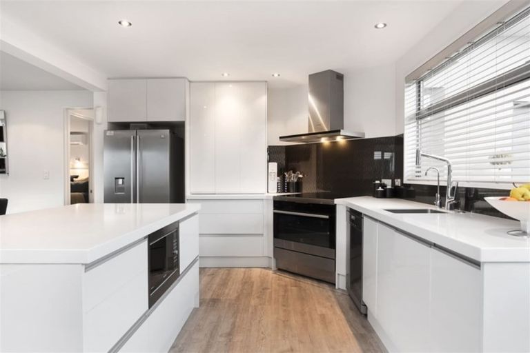 Photo of property in 27 Clare Road, St Albans, Christchurch, 8014