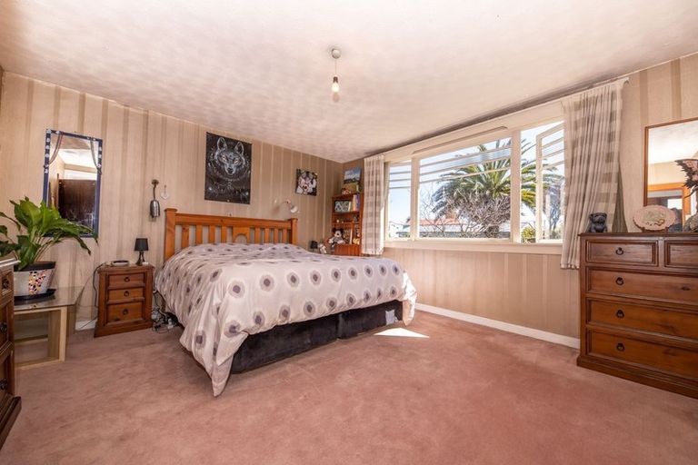 Photo of property in 66 Russell Street, Westport, 7825