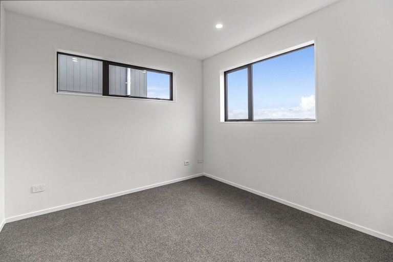 Photo of property in 13 Raupeti Lane, Henderson, 0612