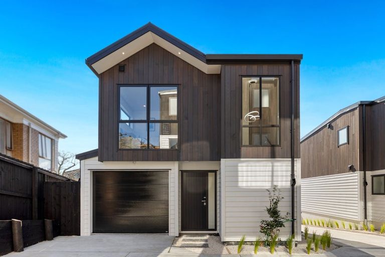 Photo of property in 10b Prince Regent Drive, Half Moon Bay, Auckland, 2012