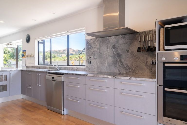 Photo of property in 14 Ronald Woolf Place, Churton Park, Wellington, 6037