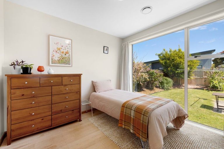 Photo of property in 62 Greendale Avenue, Avonhead, Christchurch, 8042