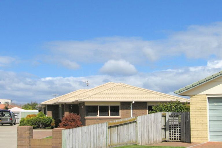 Photo of property in 6 Sequoia Grove, Mount Maunganui, 3116