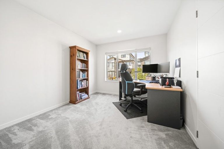 Photo of property in 1 Turutu Place, Long Bay, Auckland, 0630