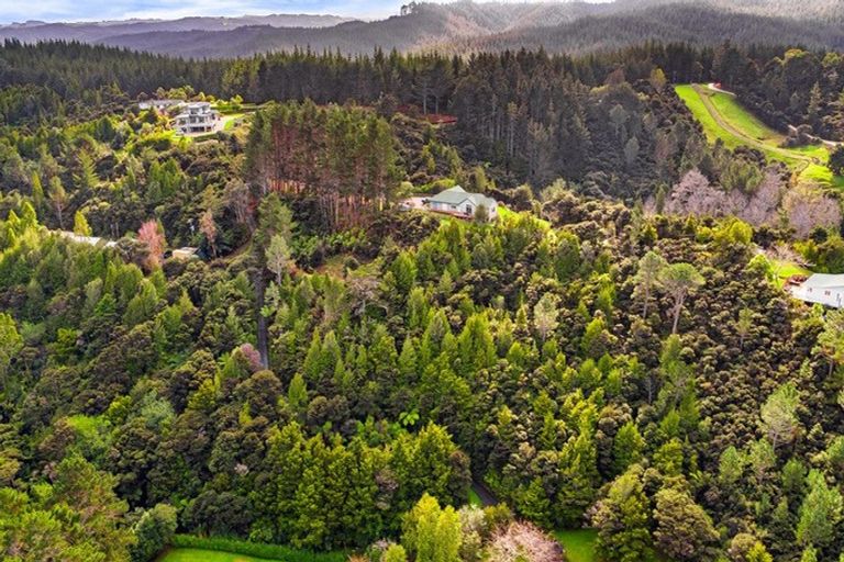 Photo of property in 48 Pinetone Road, Kumeu, 0892