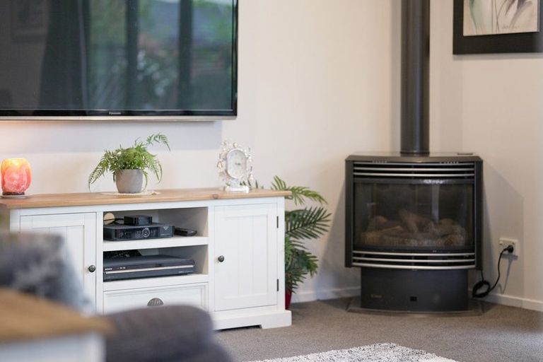 Photo of property in 130 Weggery Drive, Waikanae Beach, Waikanae, 5036