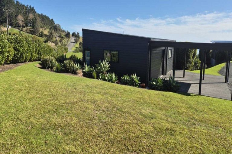 Photo of property in 330 Cable Bay Block Road, Cable Bay, 0420