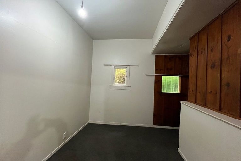 Photo of property in 1/13 Garden Road, Northland, Wellington, 6012