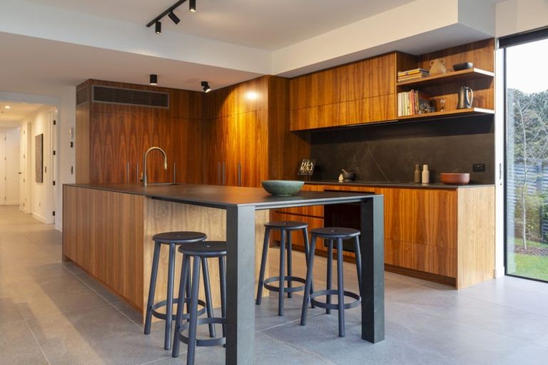 Photo of property in 53 Peninsula Road, Mangere, Auckland, 2022