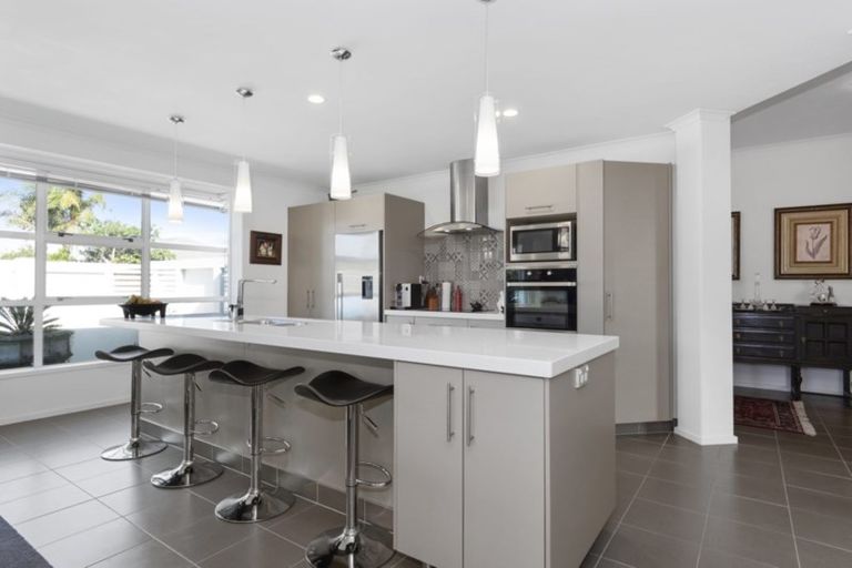 Photo of property in 2 Kakapo Place, Pyes Pa, Tauranga, 3112