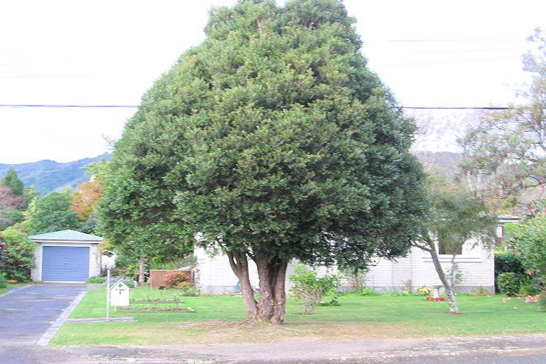 Photo of property in 5 Kowhai Grove, Waikanae, 5036