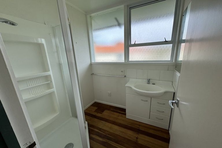 Photo of property in 97 Atkinson Road, Titirangi, Auckland, 0604