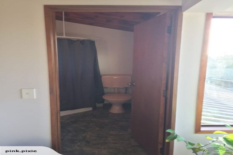 Photo of property in 86 Waimumu Road, Massey, Auckland, 0614