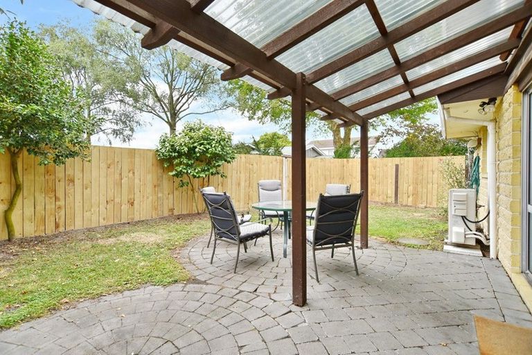 Photo of property in 10 Rachel Place, Avonhead, Christchurch, 8042