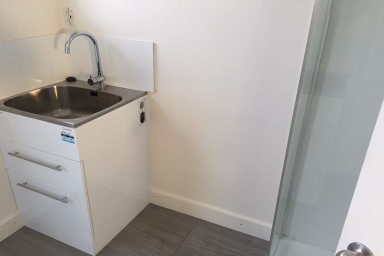 Photo of property in 8 Burbridge Road, Favona, Auckland, 2024