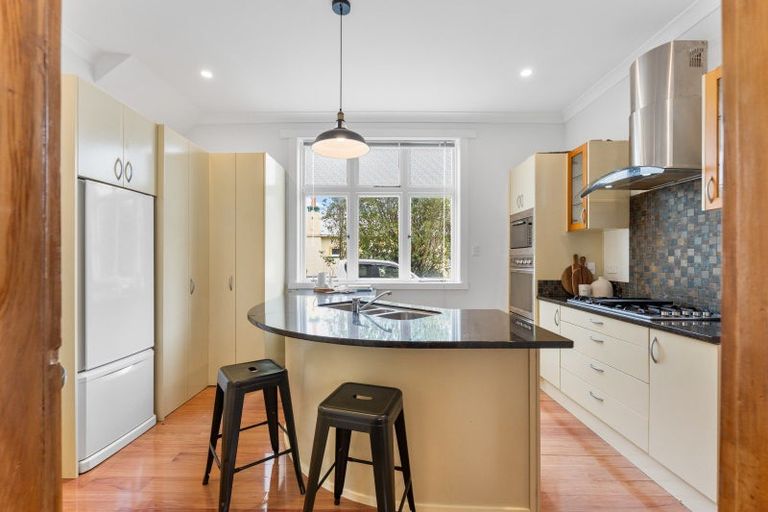 Photo of property in 12 Cambridge Street, Gonville, Whanganui, 4501