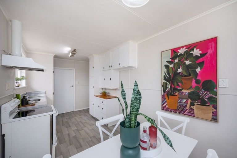 Photo of property in 16 Newbury Street, Awapuni, Palmerston North, 4412