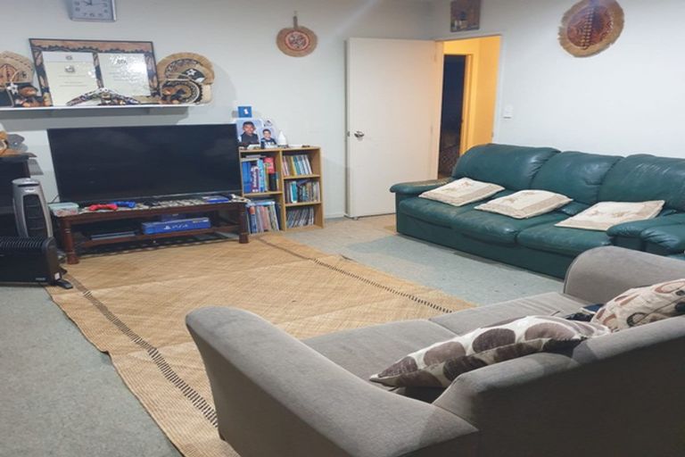 Photo of property in 8 Enuamanu Road, Favona, Auckland, 2024