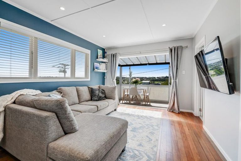 Photo of property in 6 Kauri Road, Stanmore Bay, Whangaparaoa, 0932