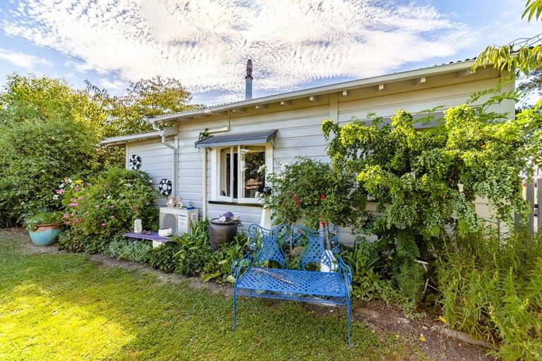 Photo of property in 8a Shanly Street, Waipawa, 4210
