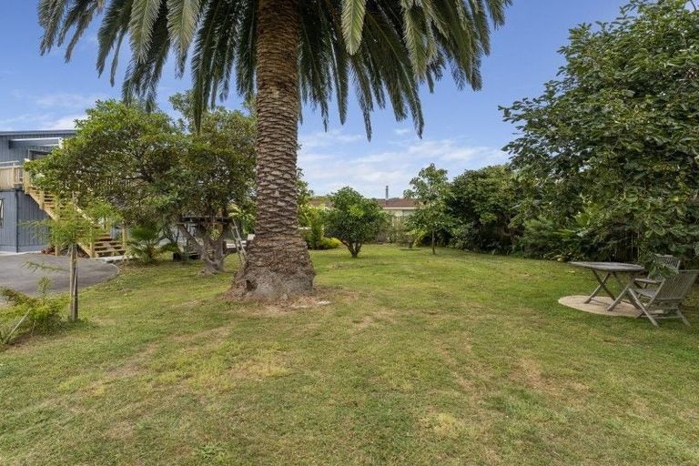 Photo of property in 298 Te Moana Road, Waikanae, 5036