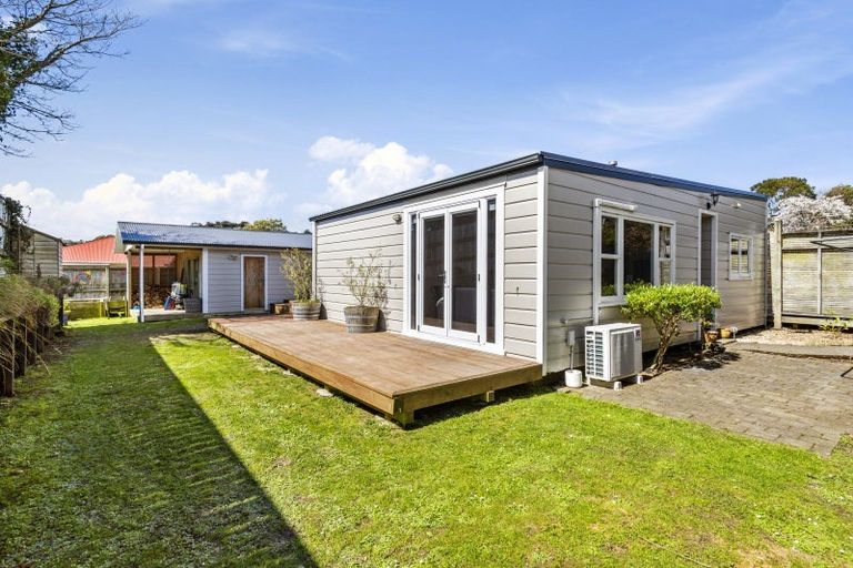 Photo of property in 32 Frankmoore Avenue, Johnsonville, Wellington, 6037