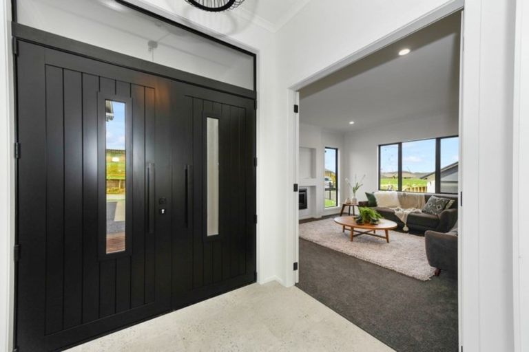 Photo of property in 1 Bosun Place, Te Atatu Peninsula, Auckland, 0610