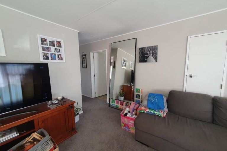 Photo of property in 11a Kaimanawa Street, Kelvin Grove, Palmerston North, 4414