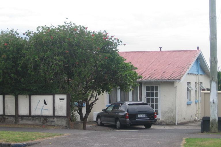 Photo of property in 27 Rimu Street, New Lynn, Auckland, 0600