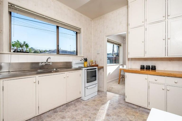 Photo of property in 8 Bould Street, Johnsonville, Wellington, 6037