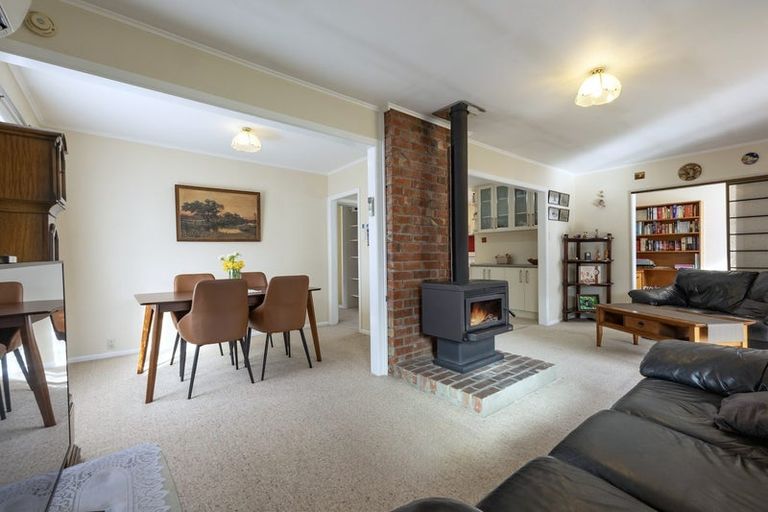 Photo of property in 31 Fairdene Avenue, Henderson, Auckland, 0610