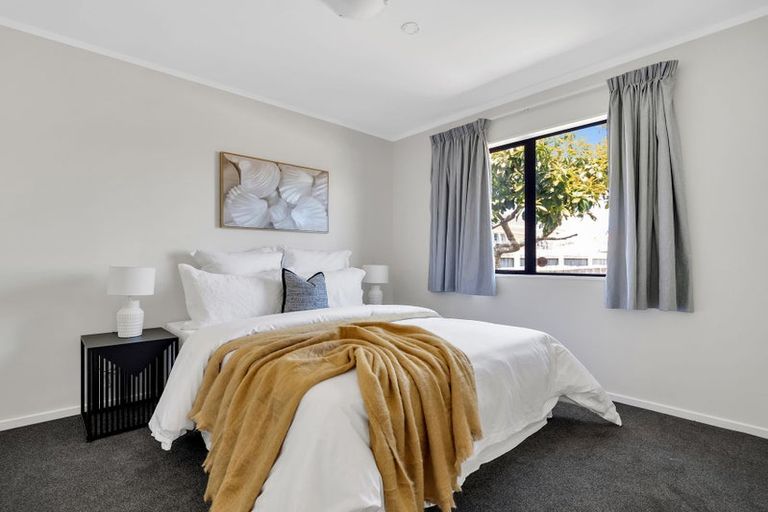 Photo of property in 2/9 Porchester Road, Papakura, 2110