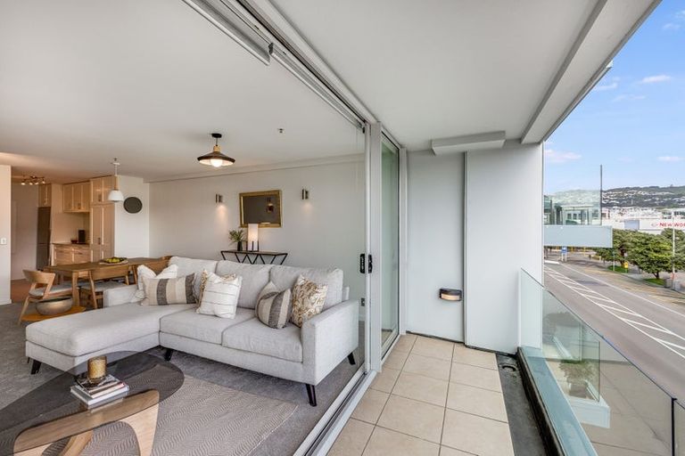 Photo of property in Aqua, 6/74 Oriental Parade, Oriental Bay, Wellington, 6011