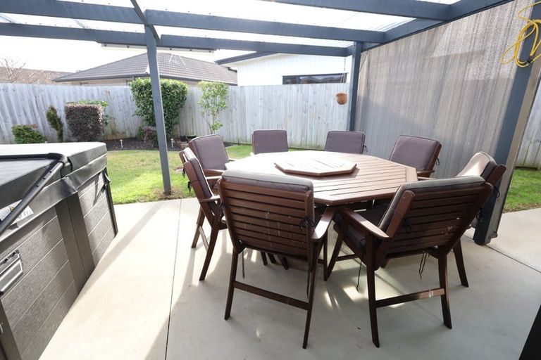 Photo of property in 17 Harding Drive, Papamoa Beach, Papamoa, 3118