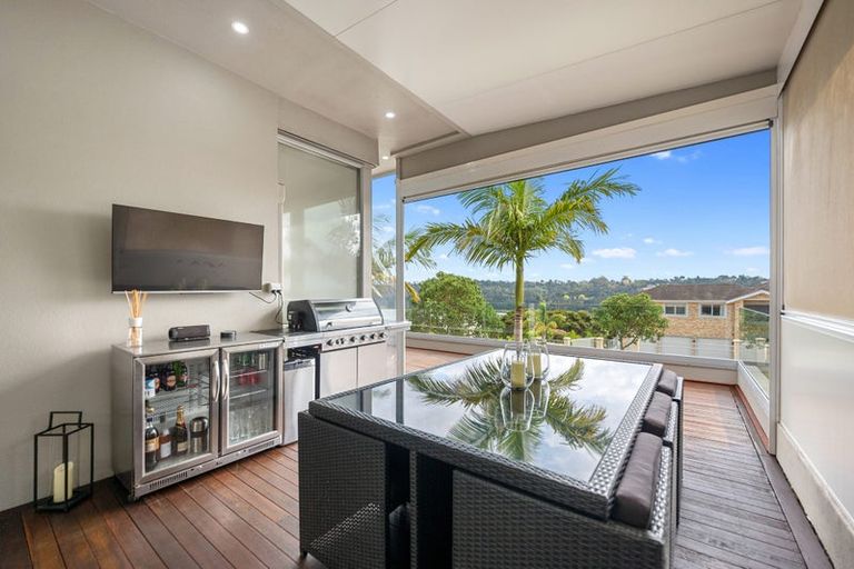 Photo of property in 67 Kittiwake Drive, Schnapper Rock, Auckland, 0632
